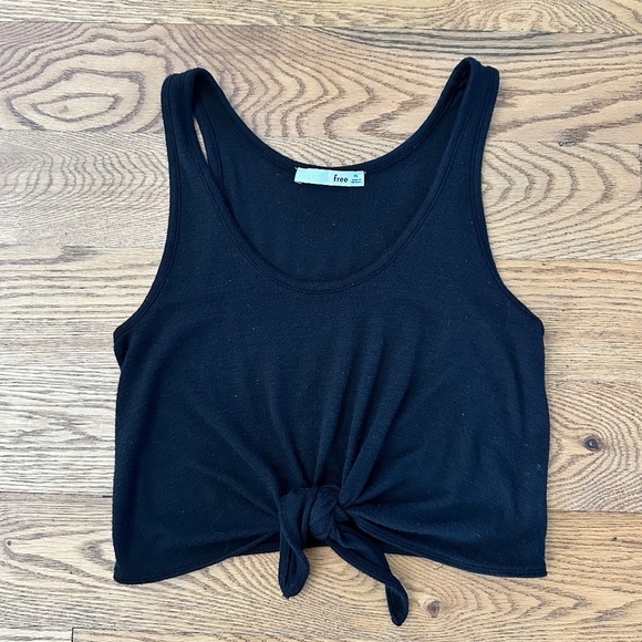 Aritzia Wilfred Cropped Tank Top / Sleeveless Shirt in Black (Size XS) - Picture 1 of 6
